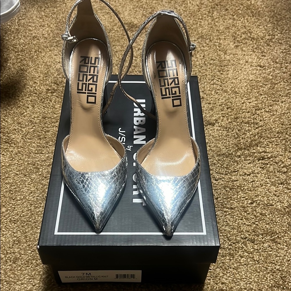 Sergio Rossi Silver Heels with Pointed Toe size 7